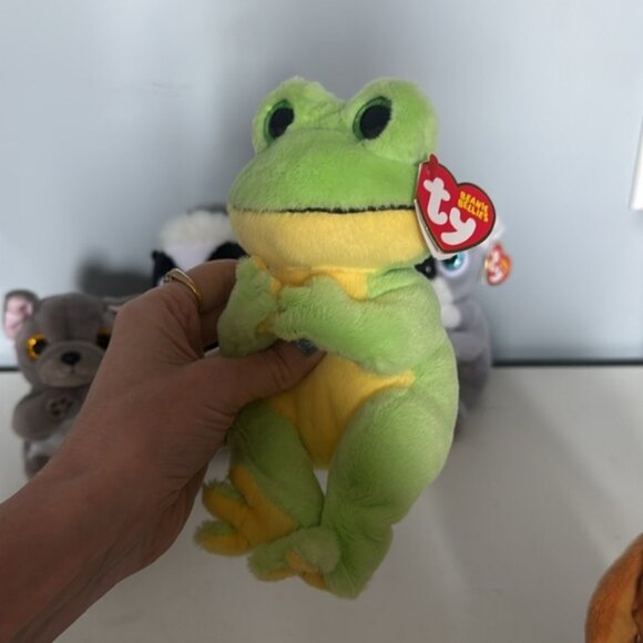 TY Beanie Bellies NWT Bundle Dogs Frog Skunk Koala - Picture 5 of 9